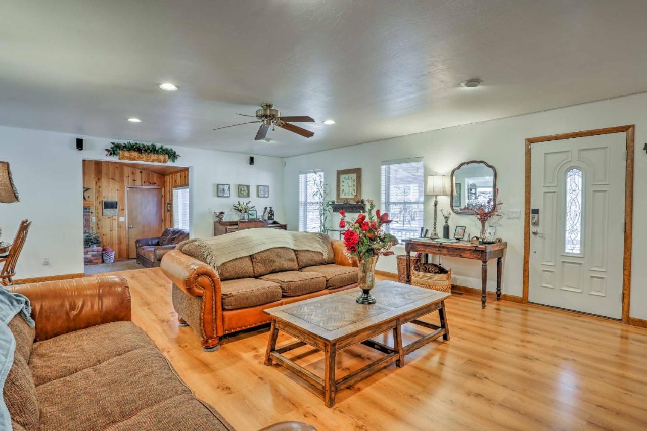 Lakeside Home With Game Room, Yard, Deck And Fireplace ไพน์ท็อป-เลคไซด์ ภายนอก รูปภาพ